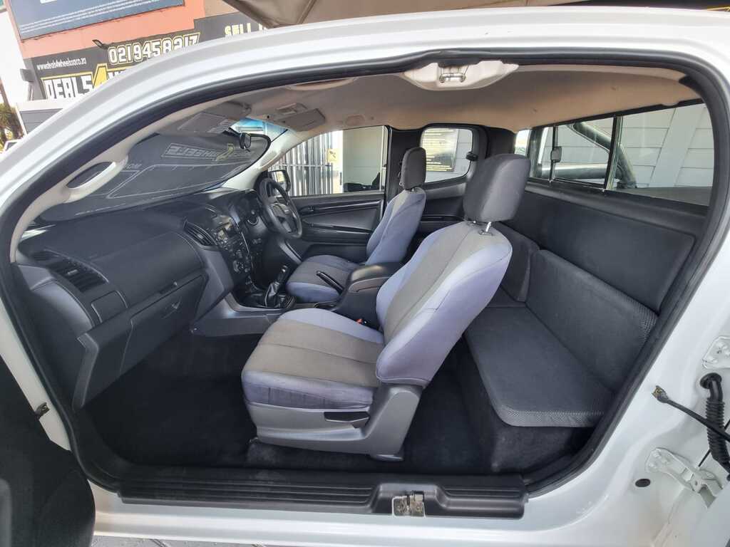 2014 ISUZU KB 250 D-TEQ LE P/U E/CAB