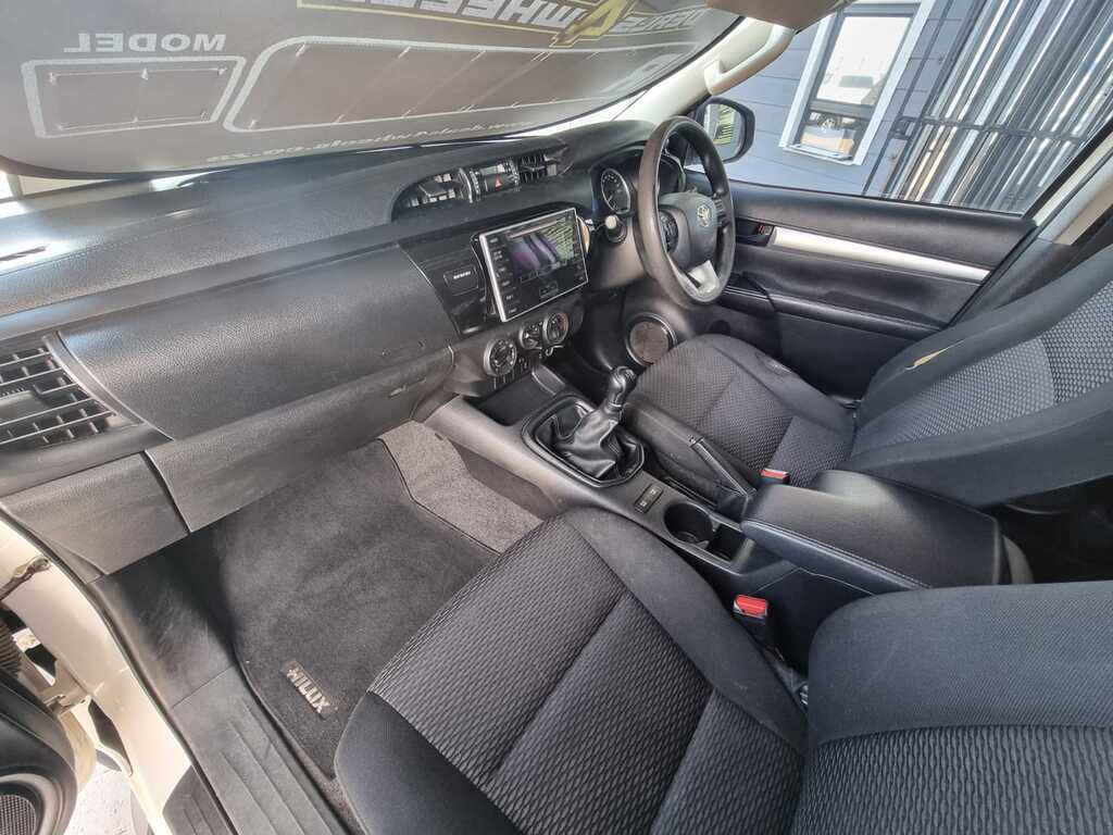 2017 TOYOTA HILUX 2.4 GD-6 RB SRX P/U D/C