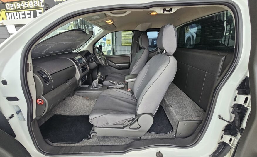 2011 NISSAN NAVARA 2.5 dCi  XE K/CAB P/U S/C