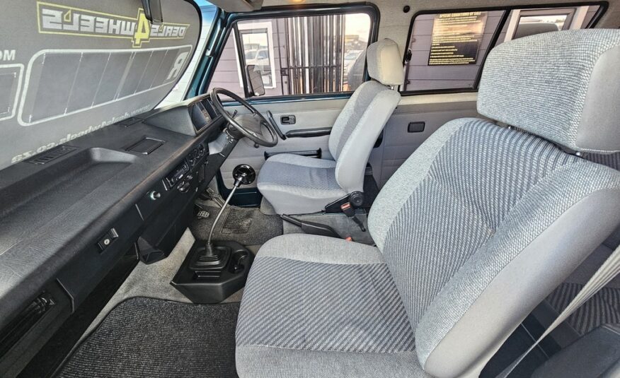 1996 VOLKSWAGEN VOLKSIE BUS 2.3