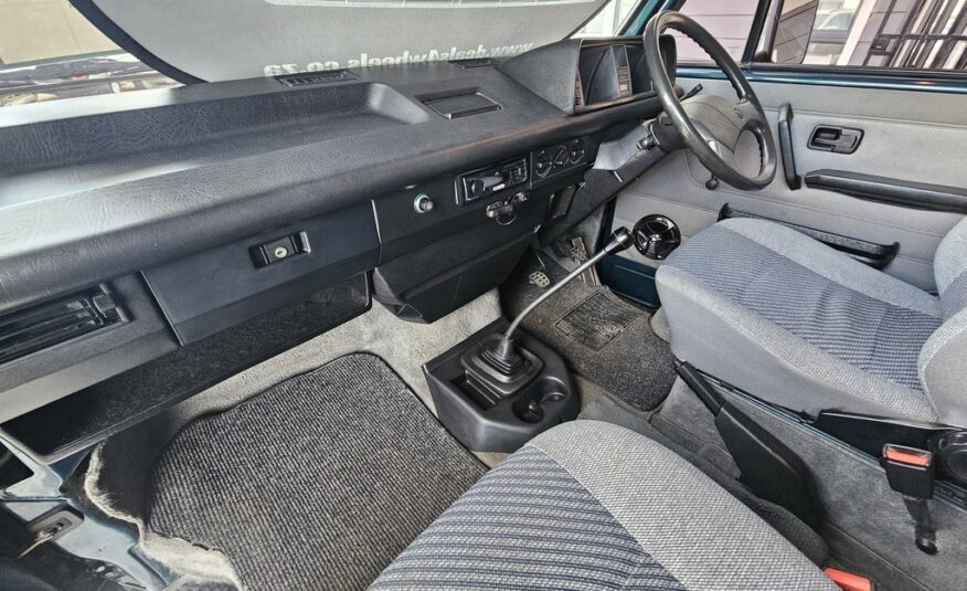 1996 VOLKSWAGEN VOLKSIE BUS 2.3